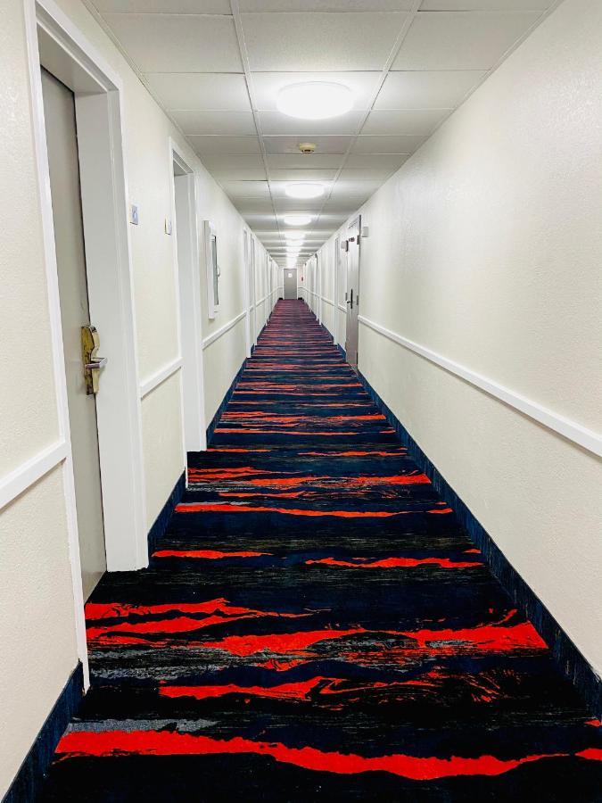 Days Inn By Wyndham Шаронвилл Экстерьер фото