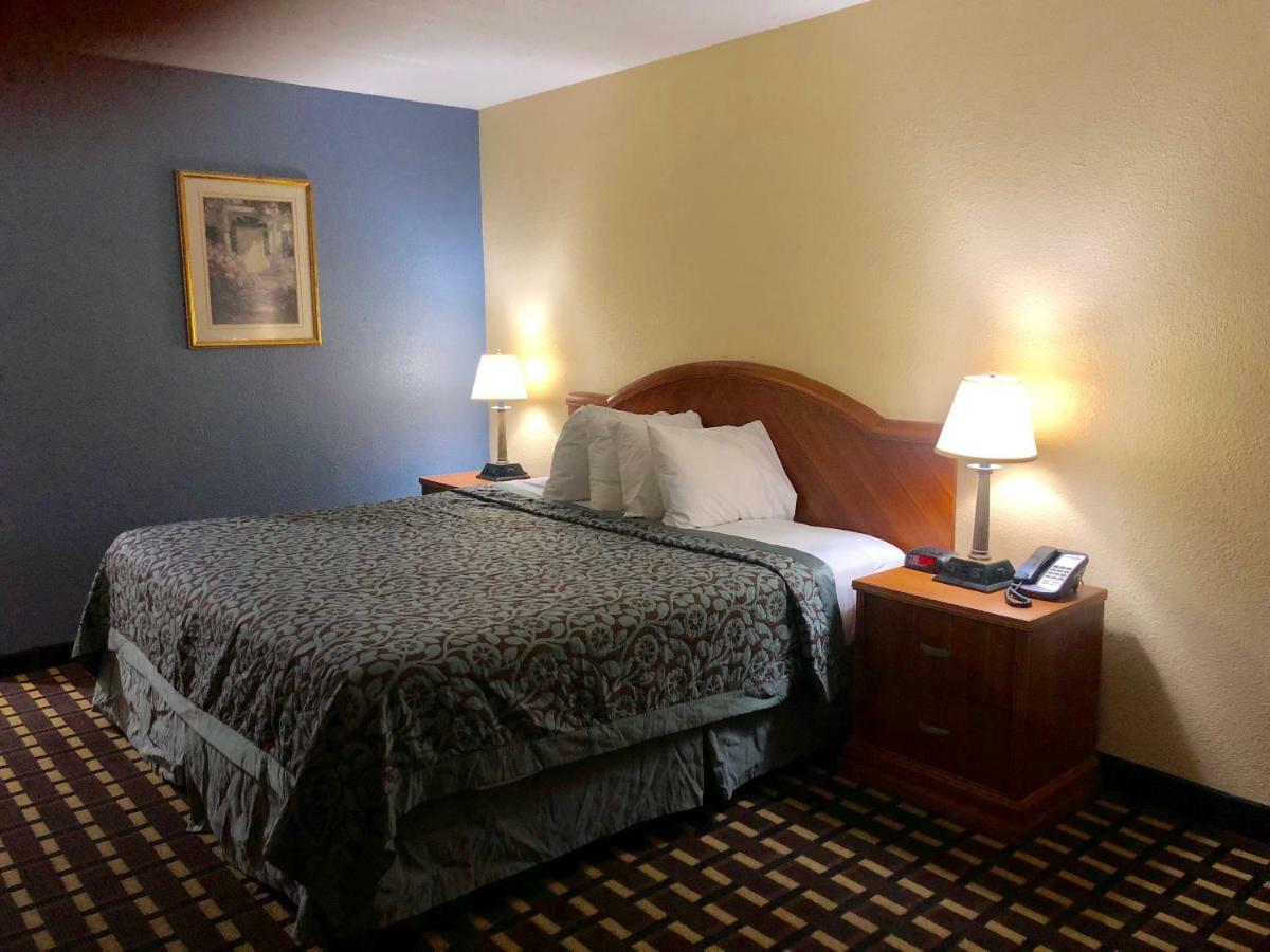 Days Inn By Wyndham Шаронвилл Экстерьер фото