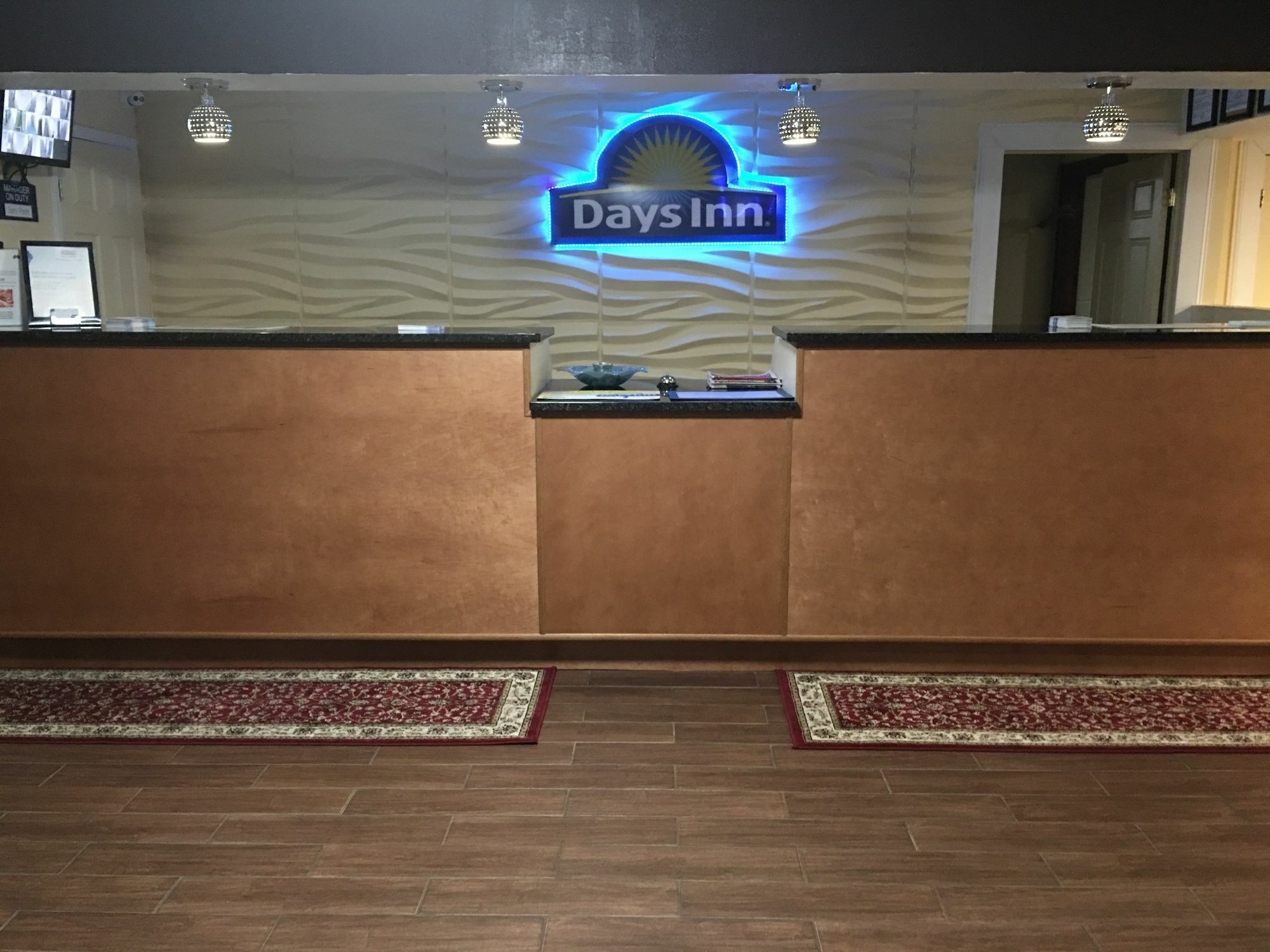 Days Inn By Wyndham Шаронвилл Экстерьер фото