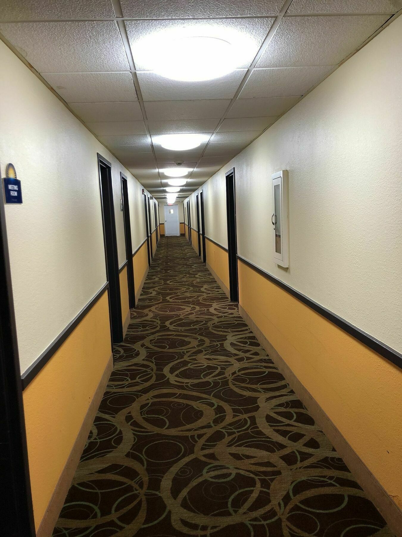 Days Inn By Wyndham Шаронвилл Экстерьер фото